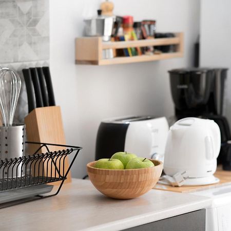 Spacious 82 M2 Two Bedroom Classy Apartment Near City Center Солун Екстериор снимка