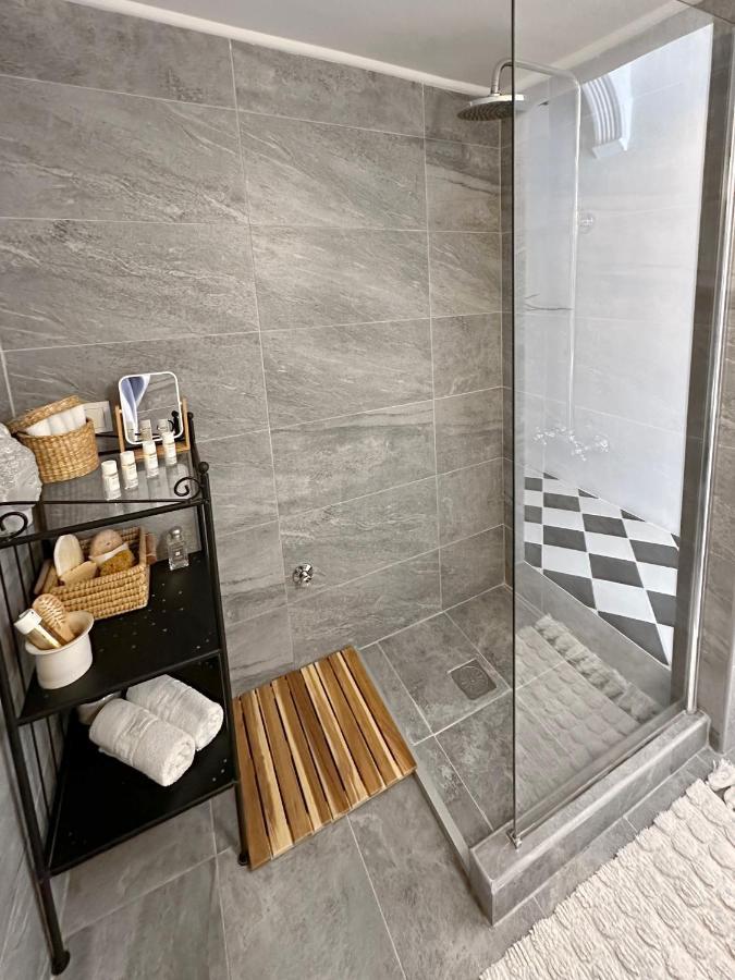Spacious 82 M2 Two Bedroom Classy Apartment Near City Center Солун Екстериор снимка