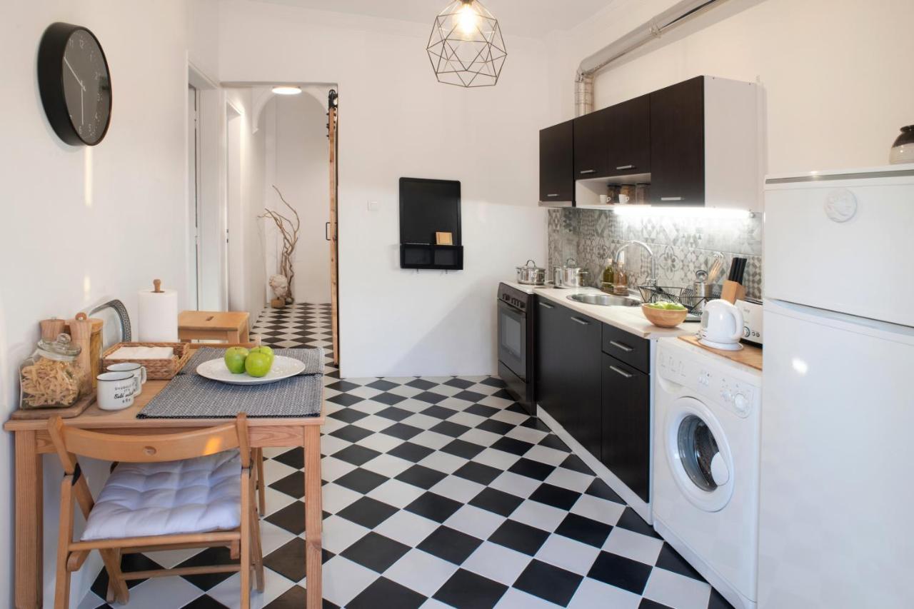 Spacious 82 M2 Two Bedroom Classy Apartment Near City Center Солун Екстериор снимка