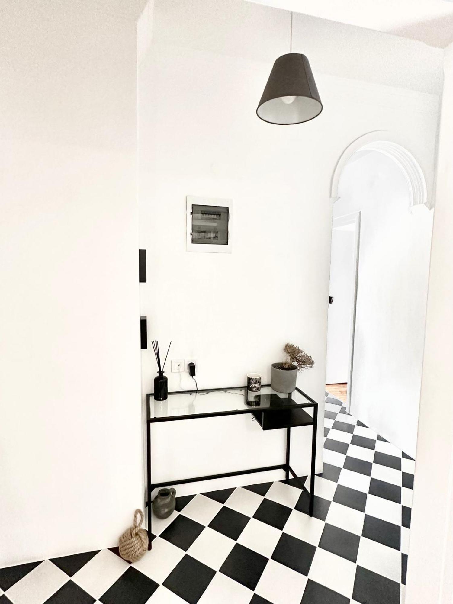 Spacious 82 M2 Two Bedroom Classy Apartment Near City Center Солун Екстериор снимка