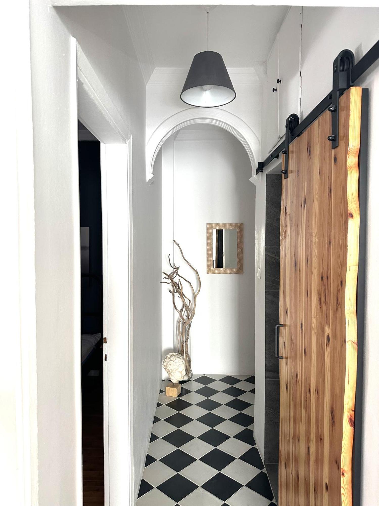 Spacious 82 M2 Two Bedroom Classy Apartment Near City Center Солун Екстериор снимка